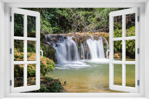 Fototapeta Naklejka Na Ścianę Okno 3D - Wasserfall am Rio do Peixe bei Bonito, Mato Grosso do Sul, Brasilien
