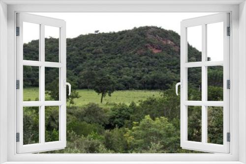 Fototapeta Naklejka Na Ścianę Okno 3D - A montanha verde.
