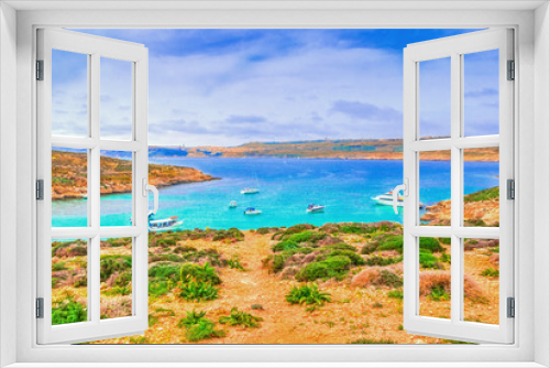 Fototapeta Naklejka Na Ścianę Okno 3D - Beautiful view over the famous Blue Lagoon in Comino island in summer, attraction ireland of Malta