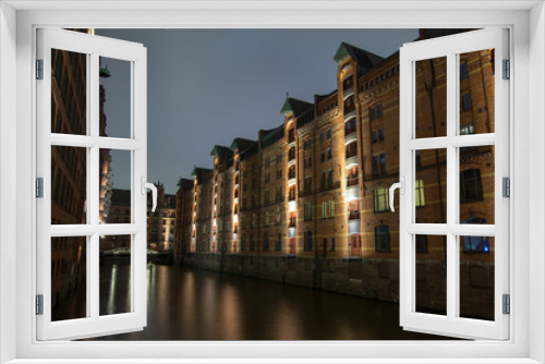 Fototapeta Naklejka Na Ścianę Okno 3D - Hamburg Speicherstadt bei Nacht