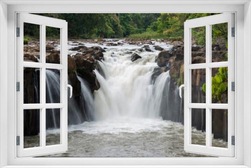 Fototapeta Naklejka Na Ścianę Okno 3D - Pha suam waterfall