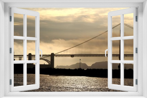 Fototapeta Naklejka Na Ścianę Okno 3D - Golden Gate Bridge in Abenddämmerung / San Francisco