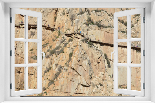 Fototapeta Naklejka Na Ścianę Okno 3D - Senderistas por el Caminito del Rey, Desfiladero, Los Gaitanes, río Guadalhorce, Málaga, paisaje, cañón, cañones