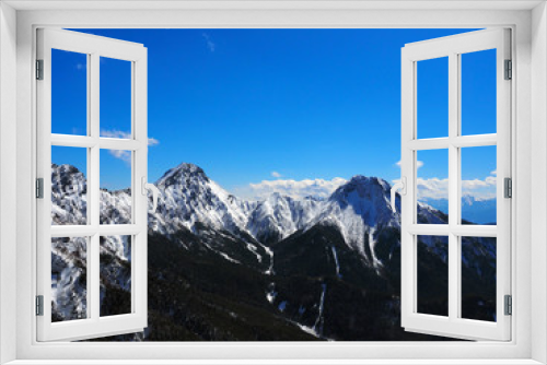 Fototapeta Naklejka Na Ścianę Okno 3D - 雪山の赤岳と阿弥陀岳