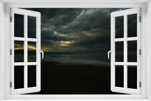 Fototapeta Naklejka Na Ścianę Okno 3D - anochecer en la playa