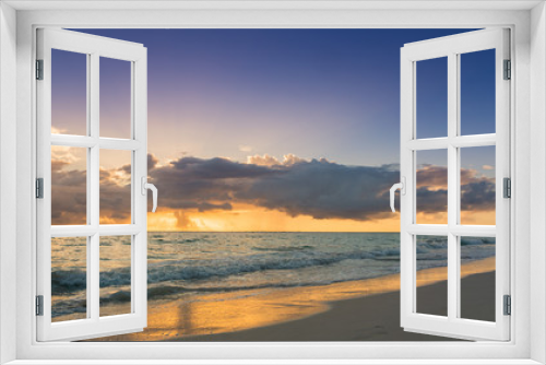 Fototapeta Naklejka Na Ścianę Okno 3D - Colorful ocean beach sunrise - Tropical Beach