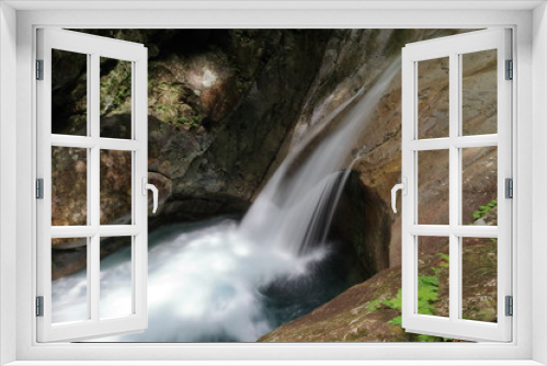 Fototapeta Naklejka Na Ścianę Okno 3D - 西沢渓谷の滝