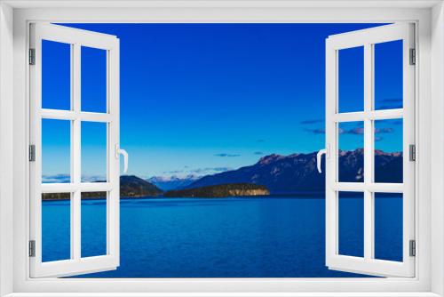 Fototapeta Naklejka Na Ścianę Okno 3D - Mountains on a lake in Patagonia