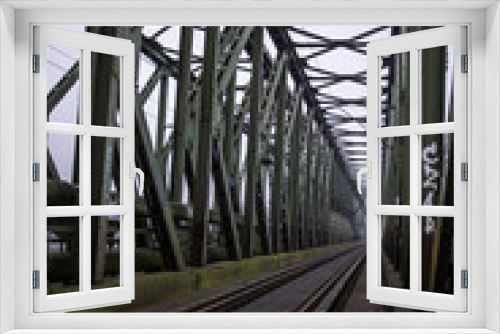 Fototapeta Naklejka Na Ścianę Okno 3D - Mainzer Südbrücke an einem regnerischen Morgen 
