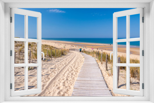 Fototapeta Naklejka Na Ścianę Okno 3D - Wooden path in the sand dune and the beach of Lacanau, atlantic ocean, France