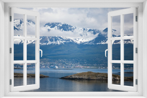 Fototapeta Naklejka Na Ścianę Okno 3D - Tierra del Fuego,  landscape of snowy and wooded mountains and ocean