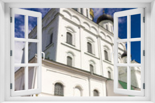 Fototapeta Naklejka Na Ścianę Okno 3D - View on Trinity Cathedral