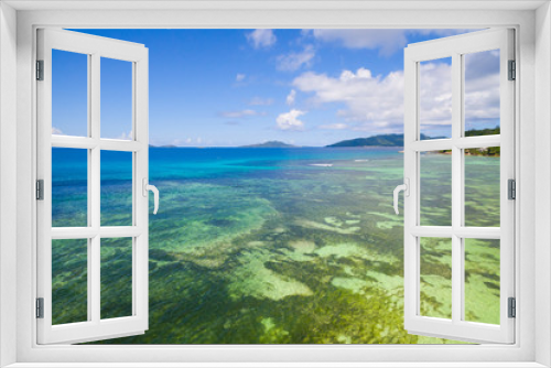 Fototapeta Naklejka Na Ścianę Okno 3D - Luftbild: Küstenlandschaft von Praslin, Seychellen