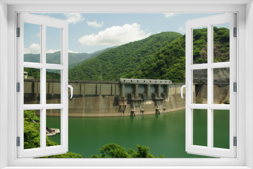 Fototapeta Naklejka Na Ścianę Okno 3D - ダムの湖