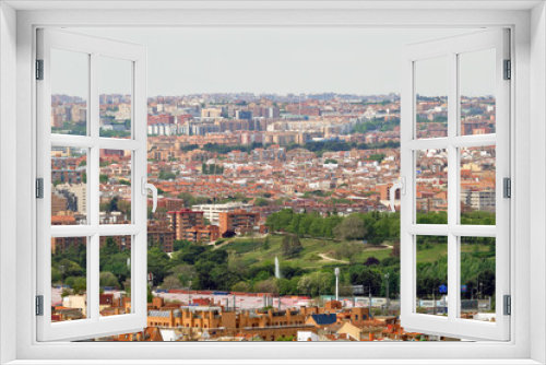 Fototapeta Naklejka Na Ścianę Okno 3D - Vista del parque Enrique Tierno Galván en Madrid