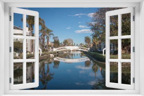 Fototapeta Naklejka Na Ścianę Okno 3D - LITTLE VENICE, CALIFORNIA, USA - JANUARY 2017. Houses and bridge at Venice Canal Historic District.