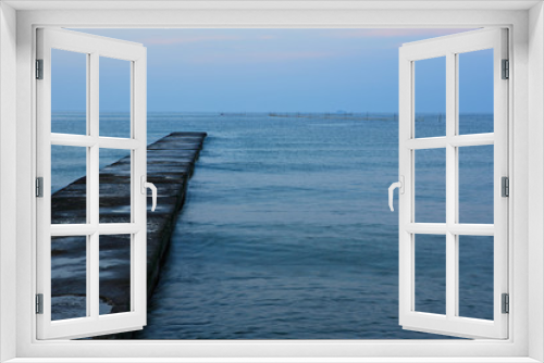 Fototapeta Naklejka Na Ścianę Okno 3D - Quay in the sea