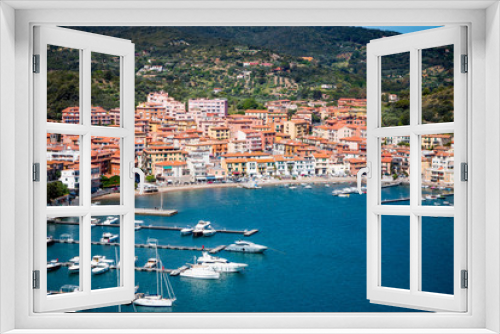 Fototapeta Naklejka Na Ścianę Okno 3D - Vue sur le port et le village de Porto Ercole en Toscane