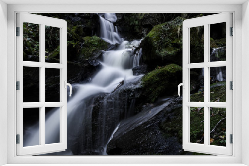 Fototapeta Naklejka Na Ścianę Okno 3D - Lumsdale Waterfall