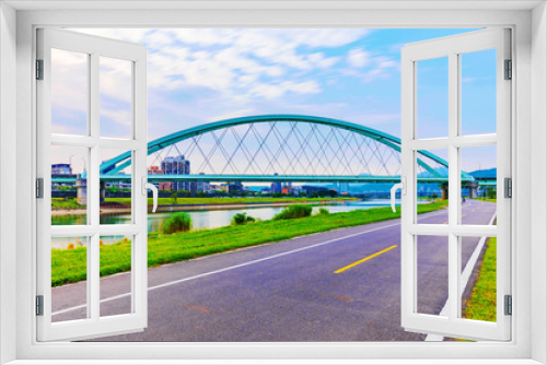 Fototapeta Naklejka Na Ścianę Okno 3D - View of Crescent bridge