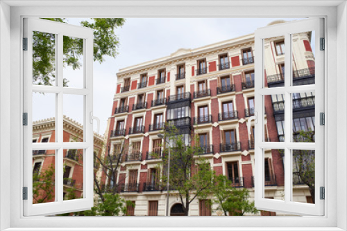 Fototapeta Naklejka Na Ścianę Okno 3D - Residential house in Madrid