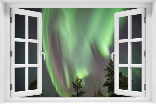 Fototapeta Naklejka Na Ścianę Okno 3D - Aurora borealis (northern lights) in Lapland, Finland.