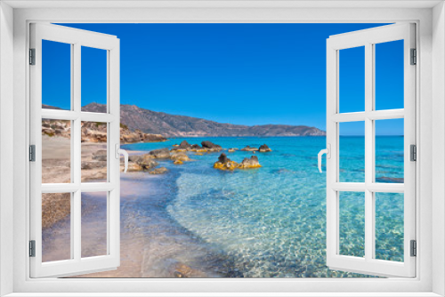 Fototapeta Naklejka Na Ścianę Okno 3D - Wakacje na Krecie w Grecji. Idealna plaża Elafonisi z krystaliczną wodą.