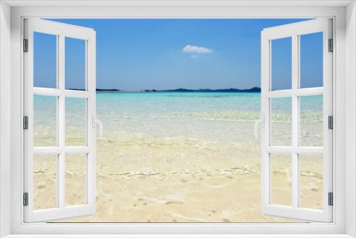 Fototapeta Naklejka Na Ścianę Okno 3D - 沖縄の美しい海とさわやかな空