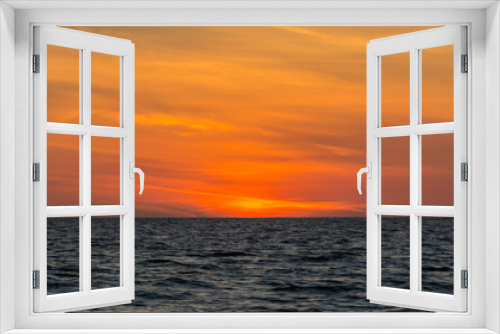 Fototapeta Naklejka Na Ścianę Okno 3D - Colorful sunset over the sea
