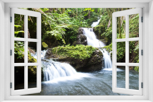 Fototapeta Naklejka Na Ścianę Okno 3D - Hawaiin waterfall