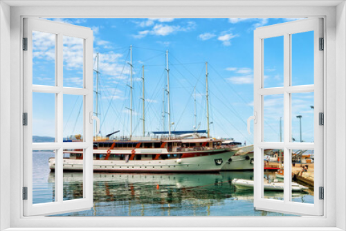 Fototapeta Naklejka Na Ścianę Okno 3D - Ship at harbor in Adriatic Sea in Omis