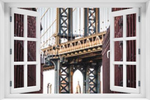 Fototapeta Naklejka Na Ścianę Okno 3D - Manhattan Bridge shot from dumbo