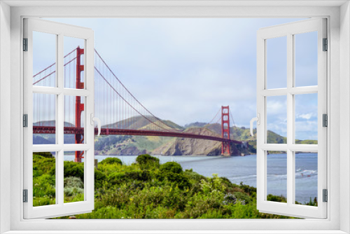 Fototapeta Naklejka Na Ścianę Okno 3D - Fort Point Battery East in San Francisco with a view over Golden Gate Bridge - SAN FRANCISCO - CALIFORNIA - APRIL 18, 2017