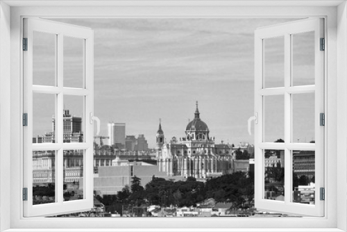 Fototapeta Naklejka Na Ścianę Okno 3D - Panoraic view of Madrid in black and white