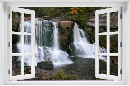 Fototapeta Naklejka Na Ścianę Okno 3D - blackwater falls