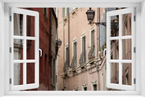 Fototapeta Naklejka Na Ścianę Okno 3D -  Street in the historic city center of Verona. Italy