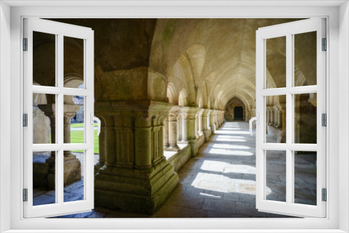 Fototapeta Naklejka Na Ścianę Okno 3D - F, Burgund, Zisterzienserabtei Fontenay, Kreuzgang (Ostflügel), UNESCO Weltkulturerbe