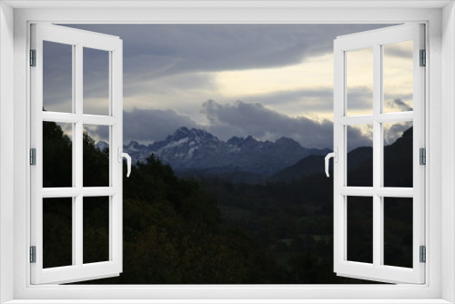 Fototapeta Naklejka Na Ścianę Okno 3D - Picos de Euopa