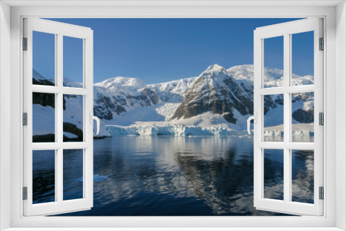 Fototapeta Naklejka Na Ścianę Okno 3D - Paradise Harbor - Most beautiful bay in Antarctica