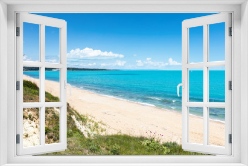 Fototapeta Naklejka Na Ścianę Okno 3D - White sands beach and blue sea water
