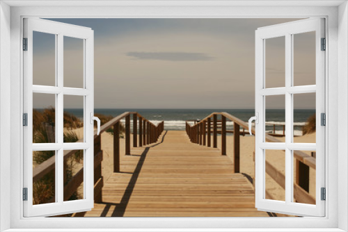 Fototapeta Naklejka Na Ścianę Okno 3D - Empty pier on Atlantic ocean