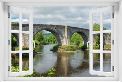 Fototapeta Naklejka Na Ścianę Okno 3D - The arches of Old Stirling Bridge