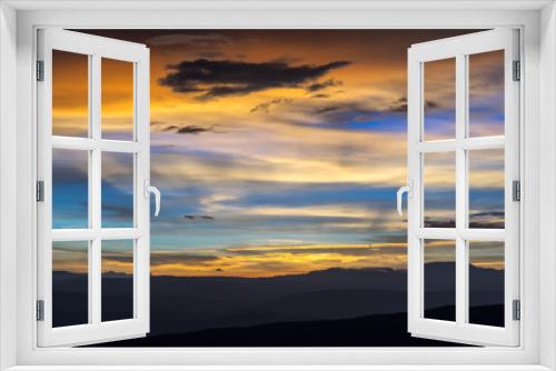Fototapeta Naklejka Na Ścianę Okno 3D - Sunset at Phurua