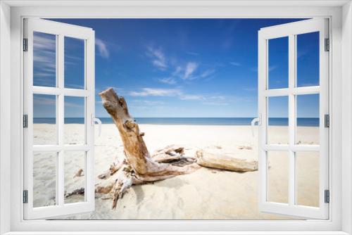 Fototapeta Naklejka Na Ścianę Okno 3D - Morze Bałtyckie pusta plaza i niebieskie niebo