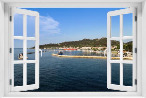 Fototapeta Naklejka Na Ścianę Okno 3D - Harbor of Thassos island
