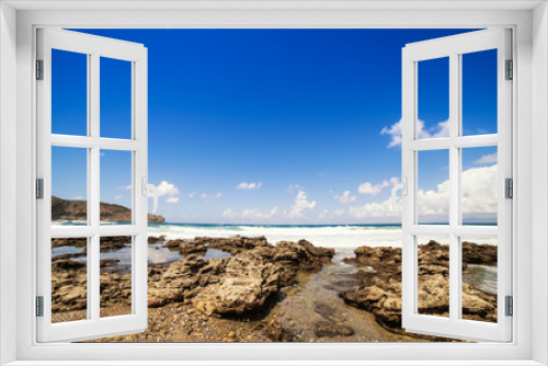 Fototapeta Naklejka Na Ścianę Okno 3D - Rock beach in south italy with rough sea