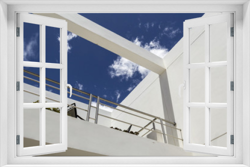 Fototapeta Naklejka Na Ścianę Okno 3D - white architecture 