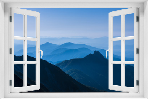 Fototapeta Naklejka Na Ścianę Okno 3D - 中国山地の山並み