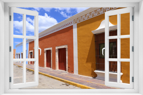 Fototapeta Naklejka Na Ścianę Okno 3D - Campeche City colonial architecture, Yucatan, Mexico