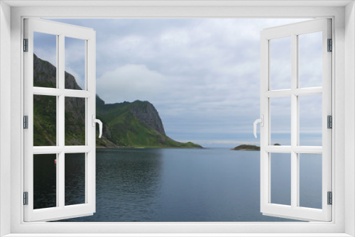 Fototapeta Naklejka Na Ścianę Okno 3D - Vesteralen sea, mountains and fjords